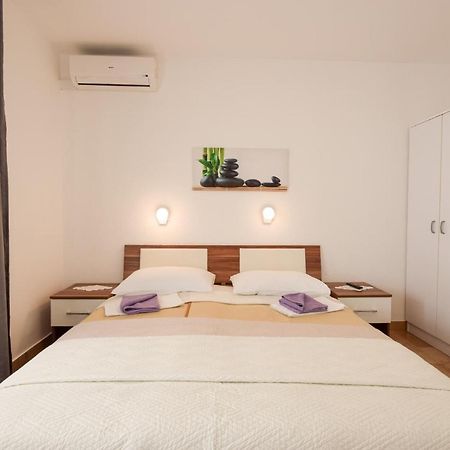 B&B Villa Ivona Baška Voda Buitenkant foto