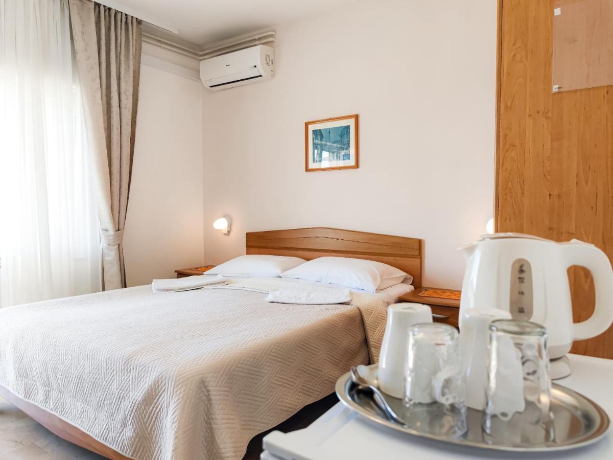 B&B Villa Ivona Baška Voda Buitenkant foto