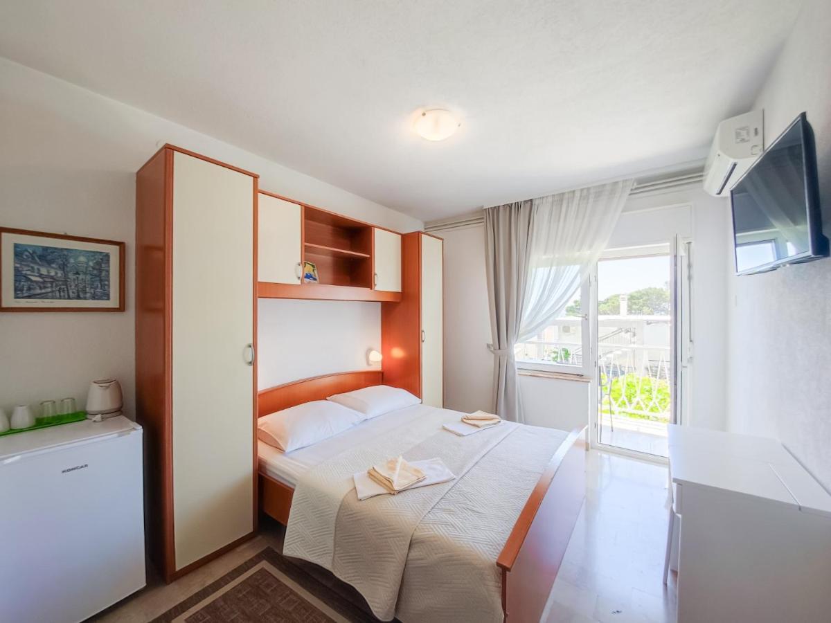 B&B Villa Ivona Baška Voda Buitenkant foto
