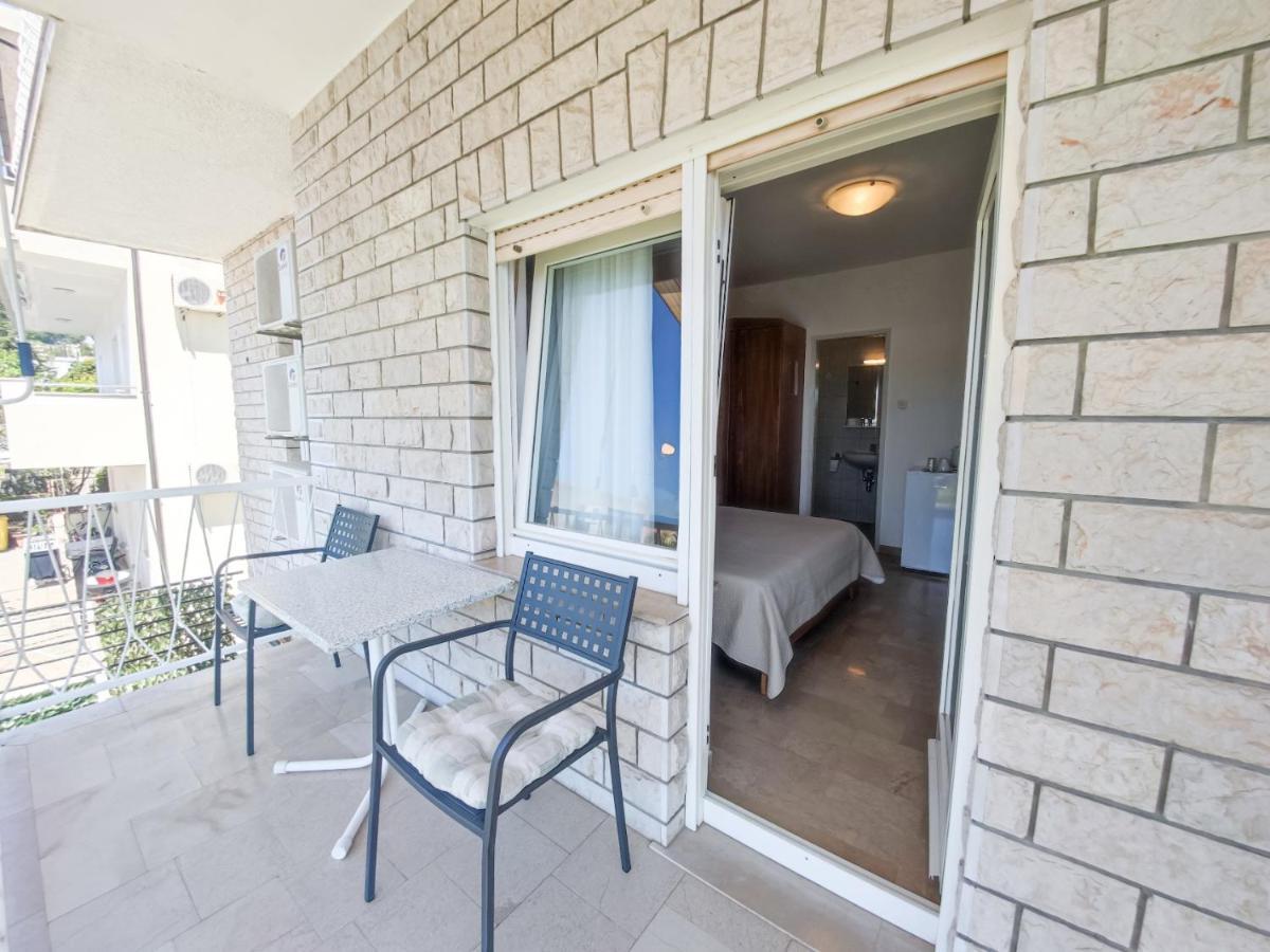 B&B Villa Ivona Baška Voda Buitenkant foto