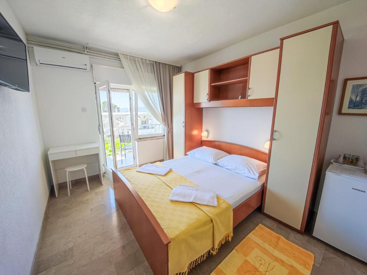 B&B Villa Ivona Baška Voda Buitenkant foto