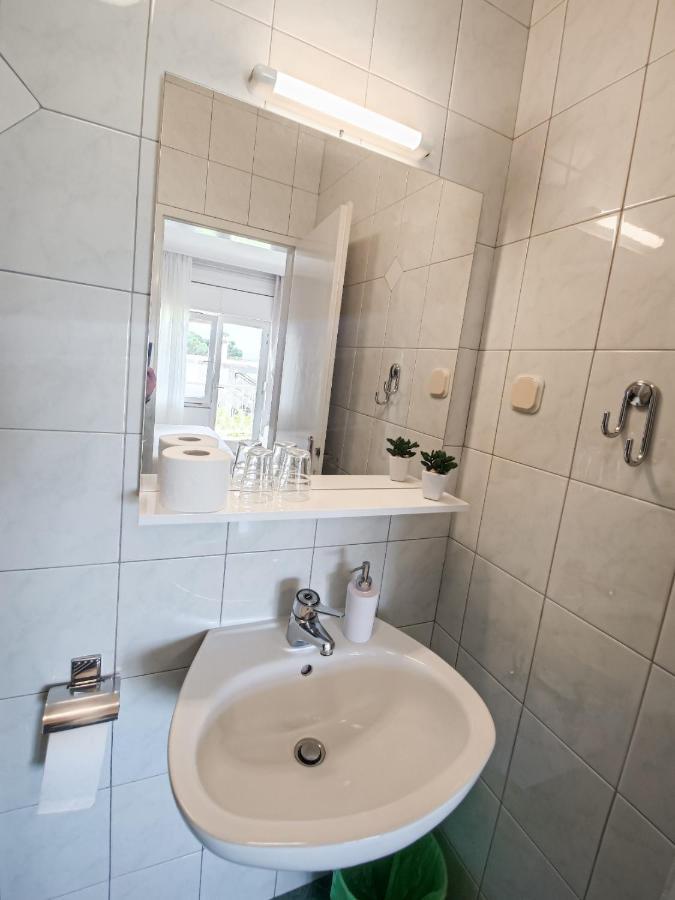 B&B Villa Ivona Baška Voda Buitenkant foto