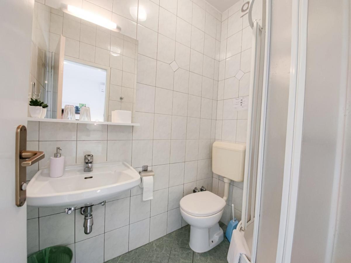 B&B Villa Ivona Baška Voda Buitenkant foto