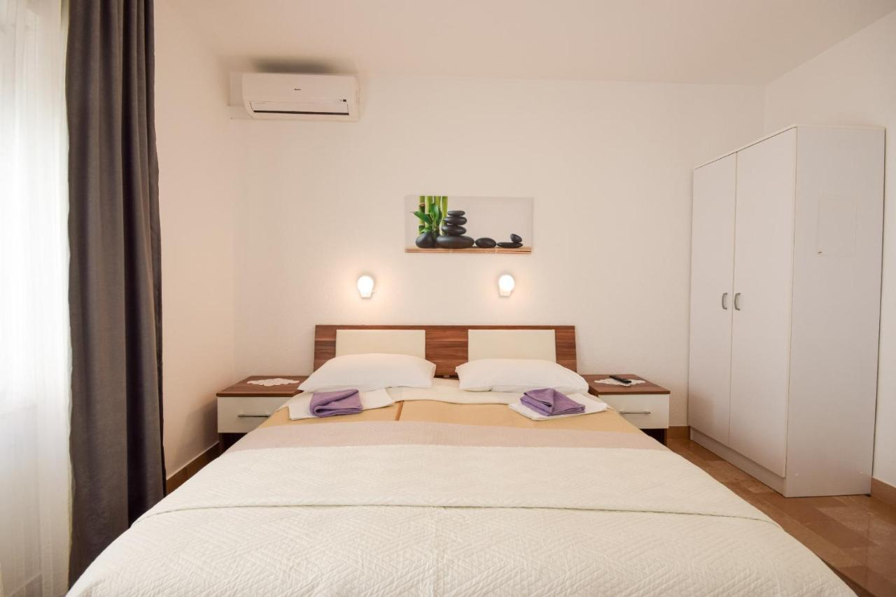 B&B Villa Ivona Baška Voda Buitenkant foto